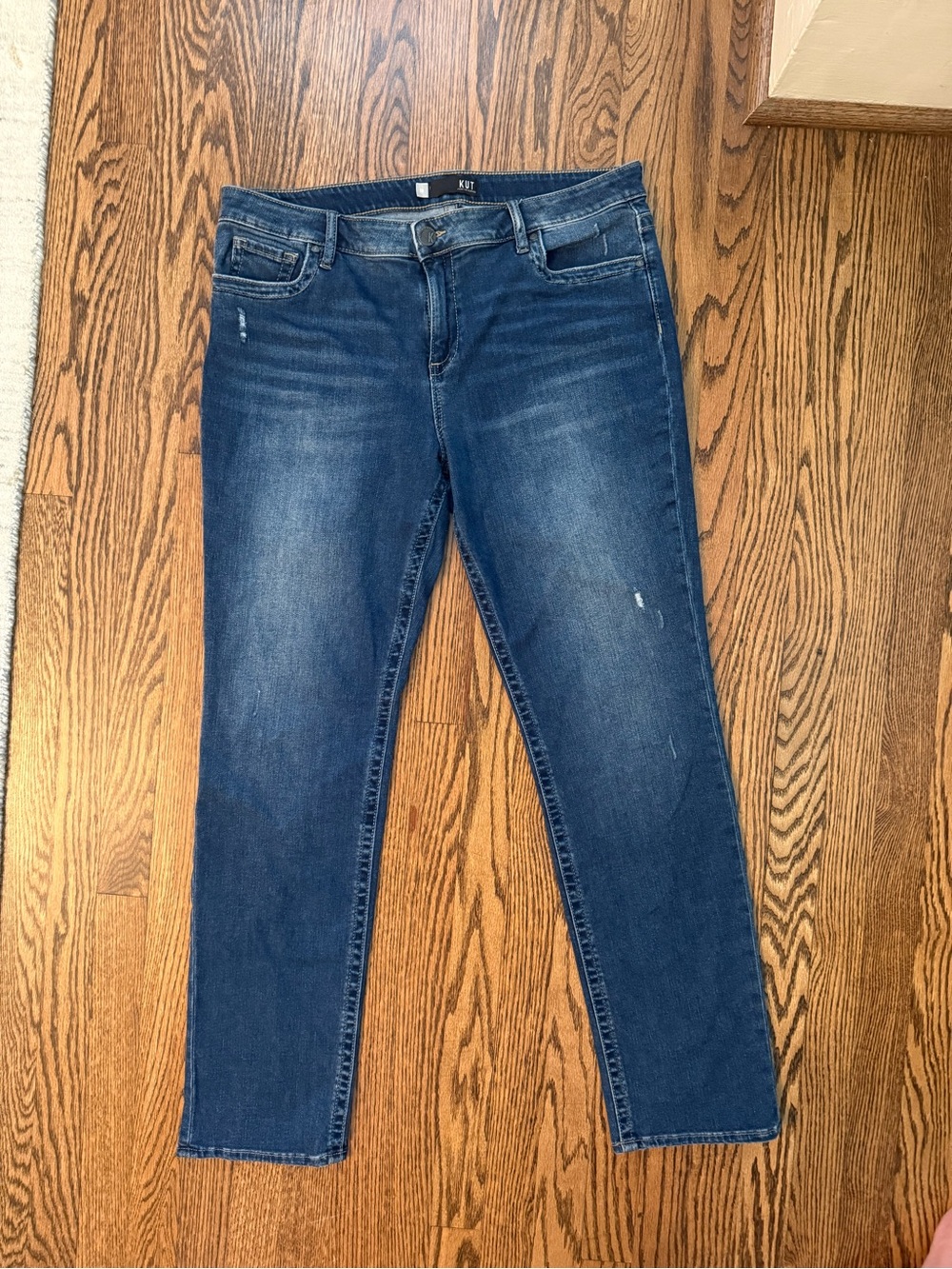 Kut from the Kloth Stevie Straight leg Jeans in Indigo Wash